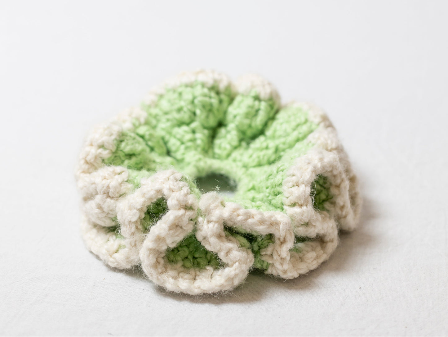 MINT BLUM SCRUNCHIE