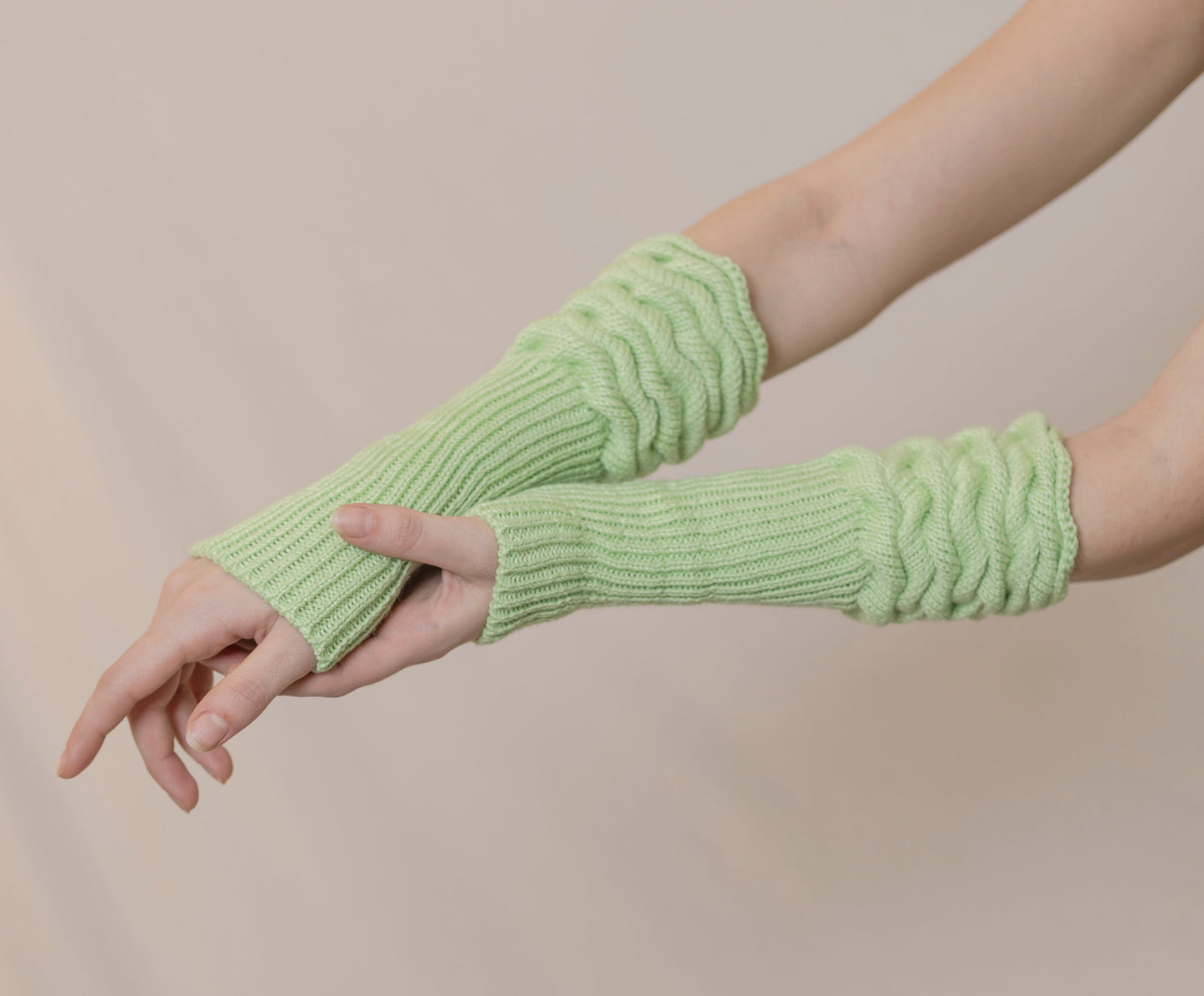 SOFT RIPPLETTES GREEN CUFFS
