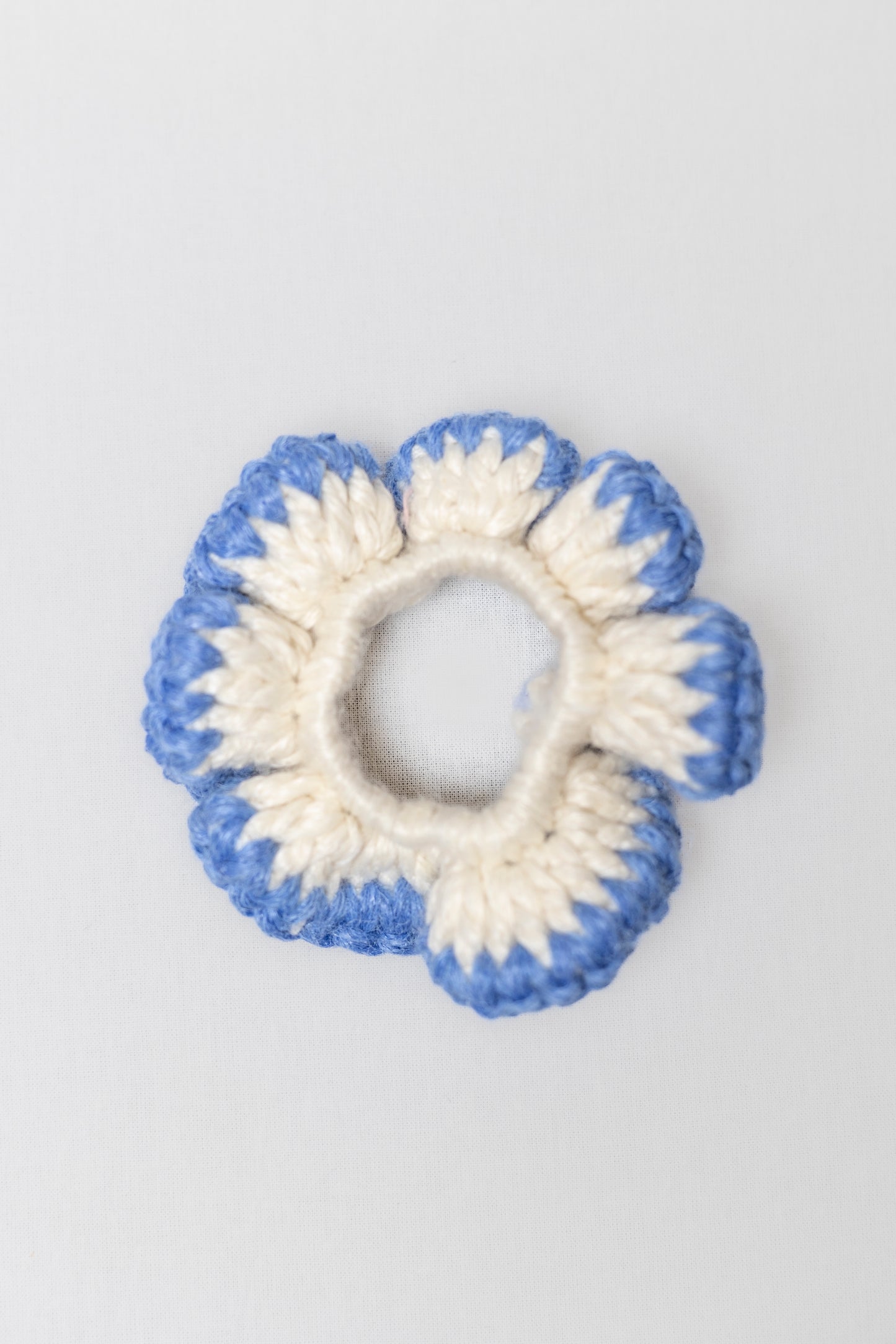 WHIZZY WHITE AND BLUE SCRUNCHIE