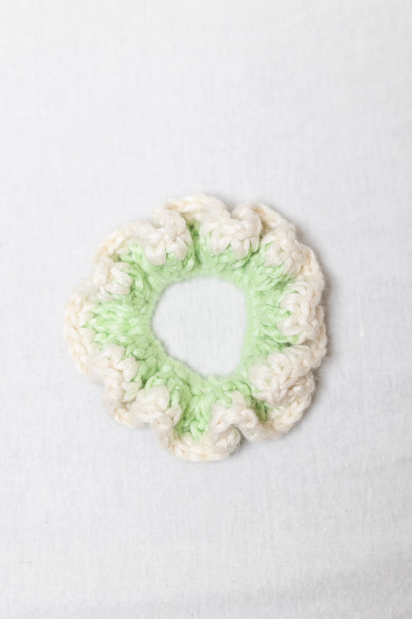 WHIZZY GREEN AND WHITE SCRUNCHIE