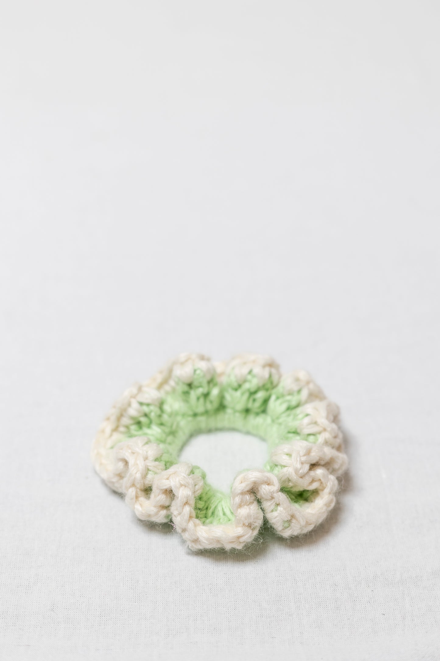 WHIZZY GREEN AND WHITE SCRUNCHIE