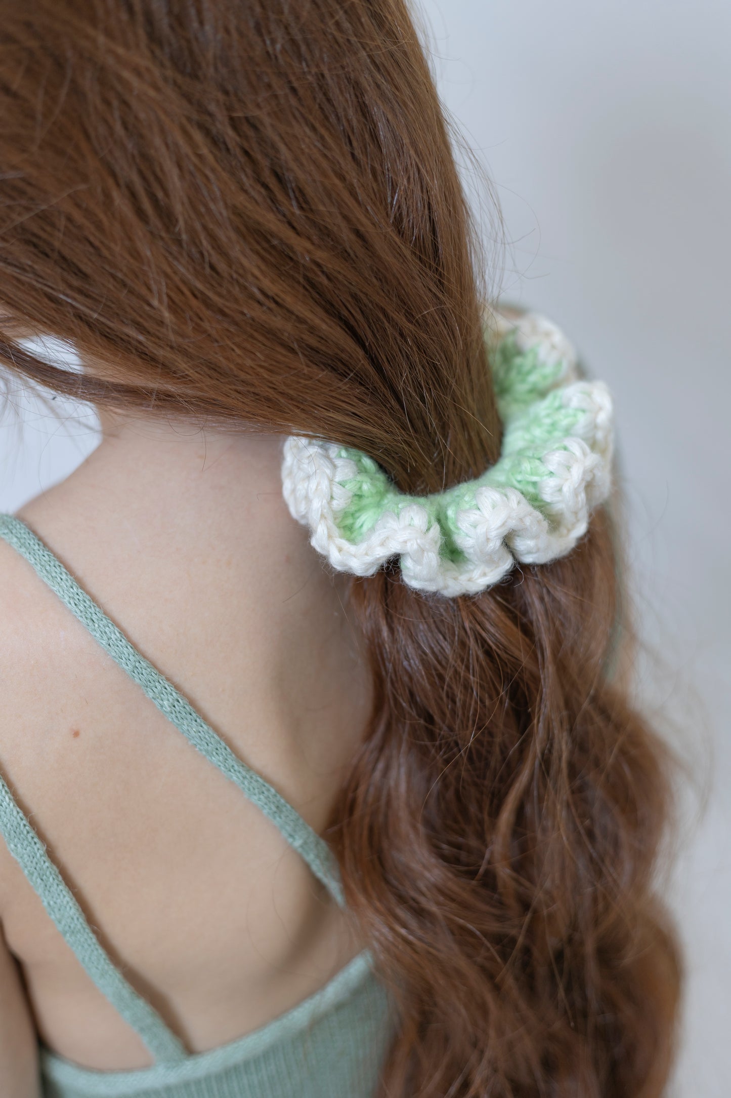 WHIZZY GREEN AND WHITE SCRUNCHIE