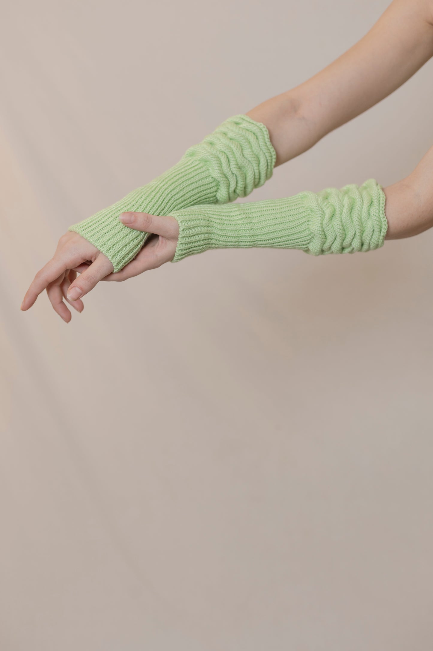 SOFT RIPPLETTES GREEN CUFFS